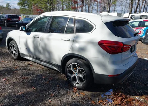 2017 BMW X1 xDrive28I z USA, uszkodzony, nr VIN WBXHT3C30H5F86964